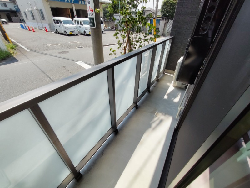 洗濯物が十分干せそうなスペースがございます