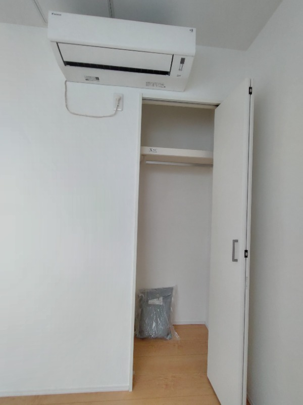 奥行きもあるクローゼット