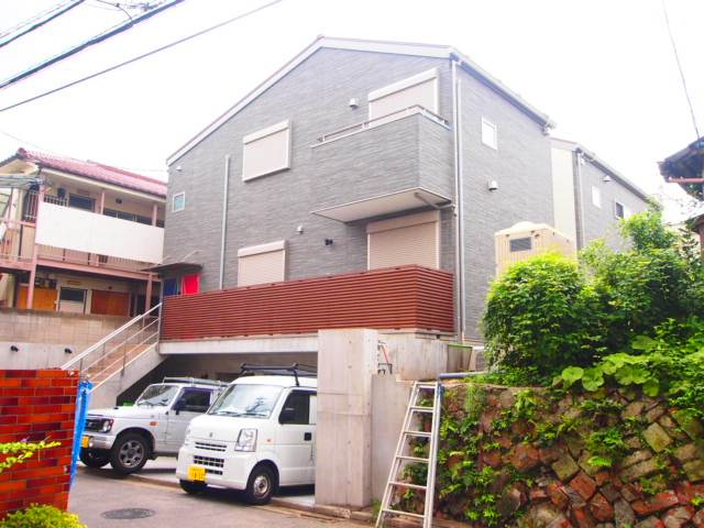 おしゃれな造り。高台になっているので開放的。