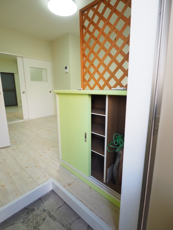 玄関も出入りしやすく、可愛い印象