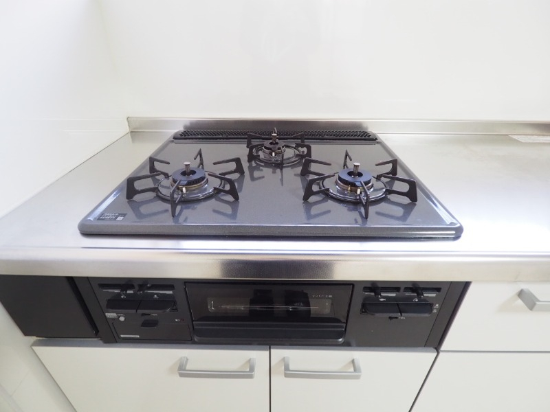 コンロも3口なのでお料理も捗ります。