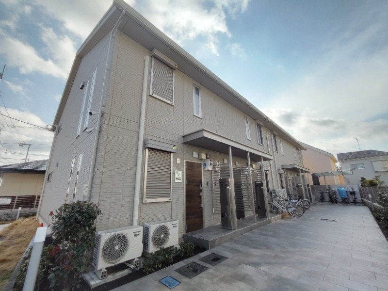 閑静な住宅地に佇む築浅物件