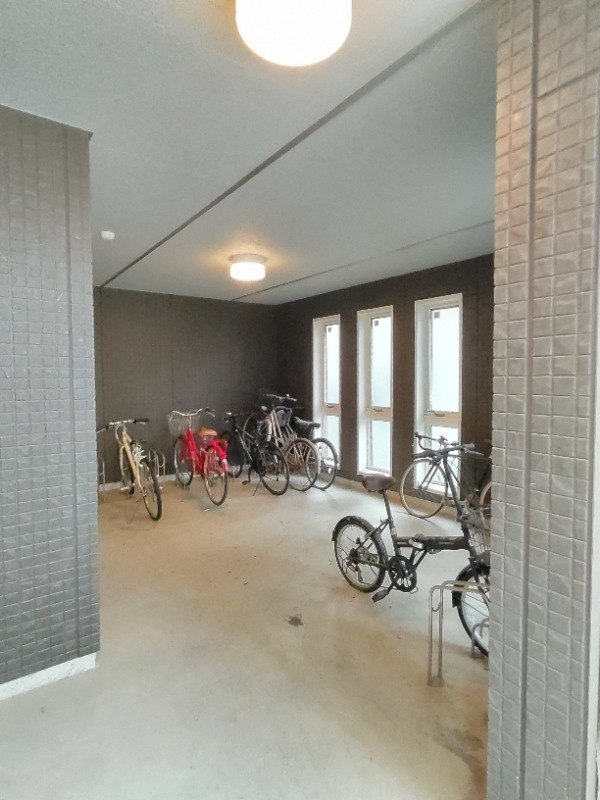 屋根付きの駐輪場は嬉しいですね