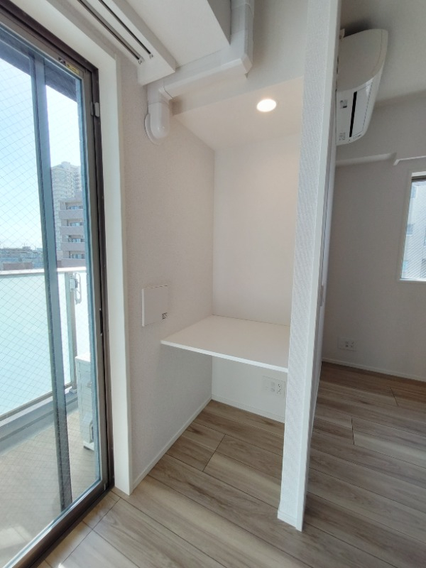 リビングの作業台はリモートワークのしやすい環境