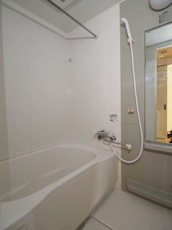 お風呂も十分な広さでゆっくり。これは別部屋の写真です。