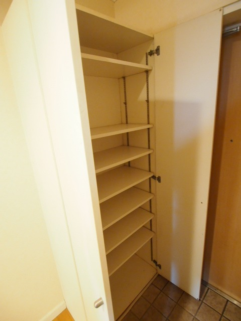 靴もしっかり収納できますね。これは別部屋の写真です。