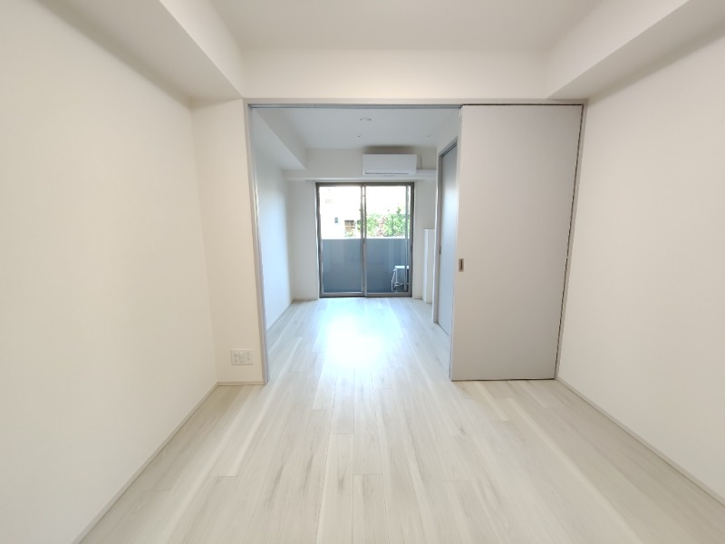 ドアを開けて使うと広めの1K風にも◎