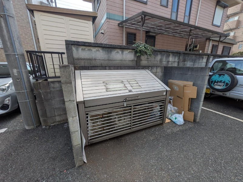 敷地内ゴミ置き場