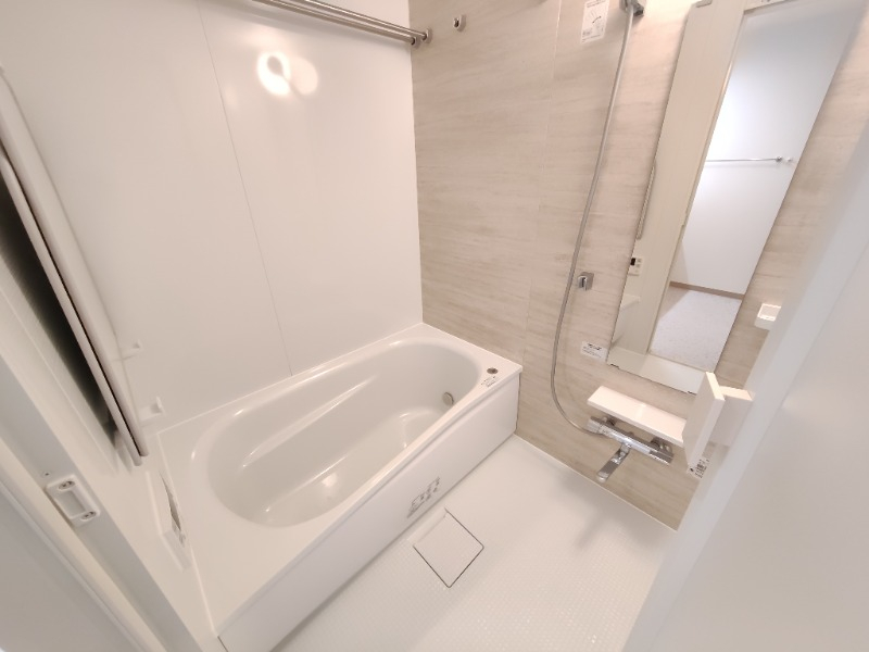 浴室乾燥・追い焚き完備のバスルーム