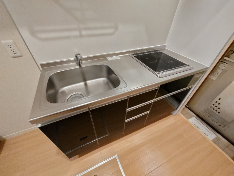 2口のIHコンロ付きキッチン。