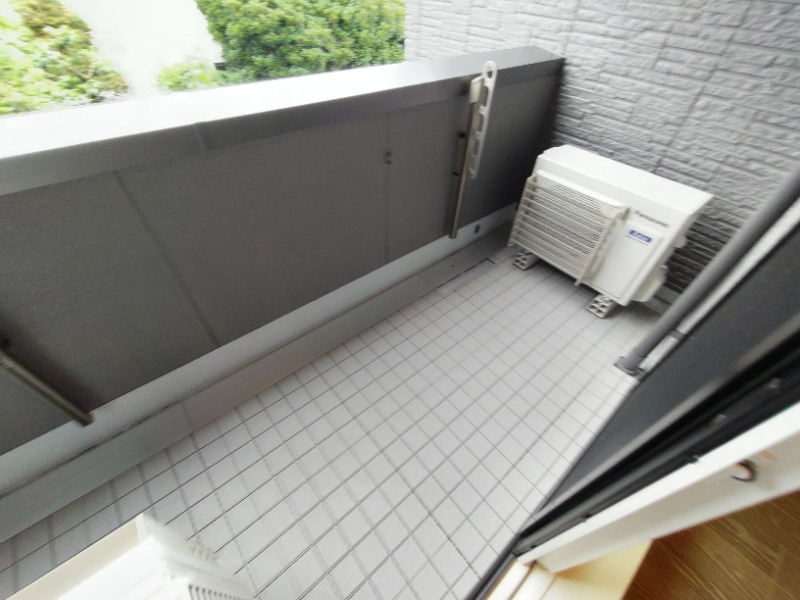 広めのバルコニーは気持ちが良いですね