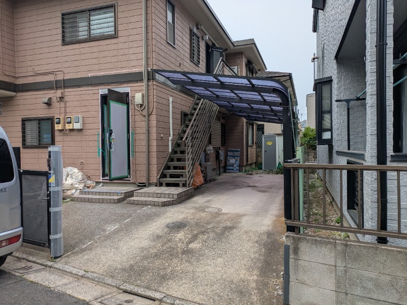階段で201に上がる事もできます。