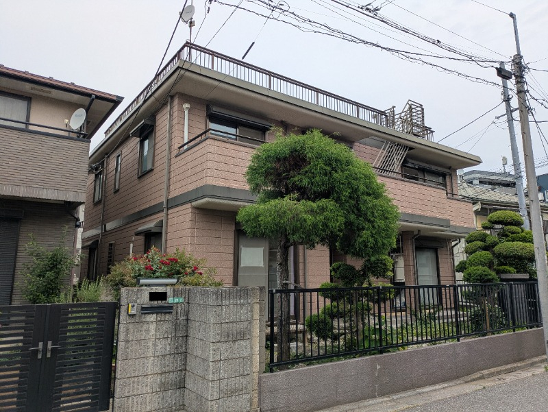 201のバルコニーは南向きです。