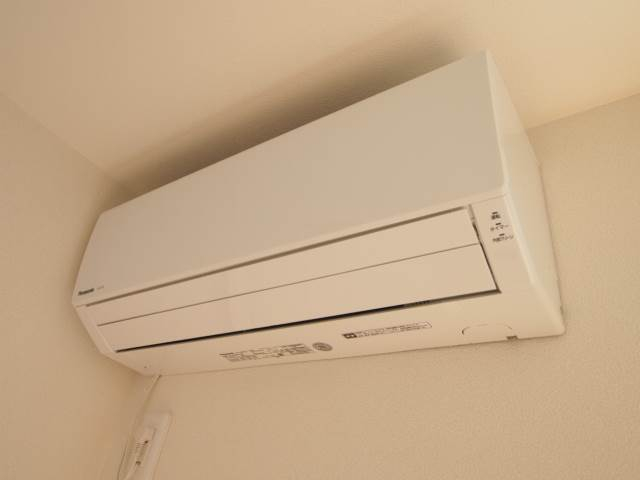 夏場も安心のエアコン付きです