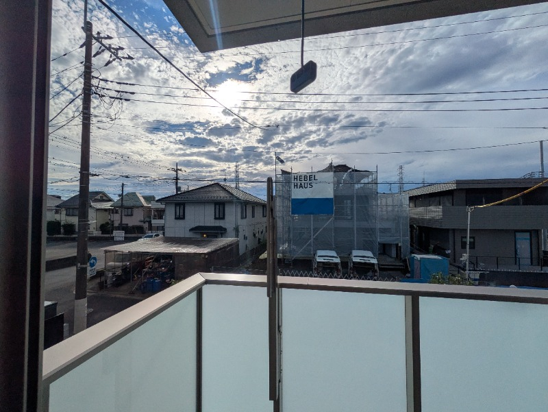 南側に建物がなく開放的です、