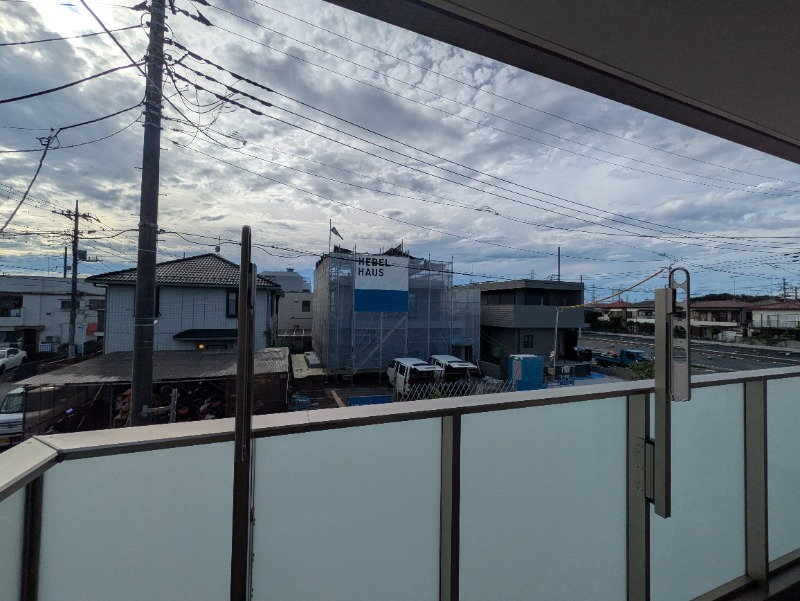 南側は高い建物がなく開放的です。