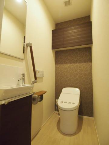 独立手洗いのおしゃれなトイレです