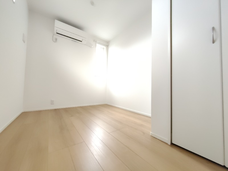 4帖の洋室は採光も◎