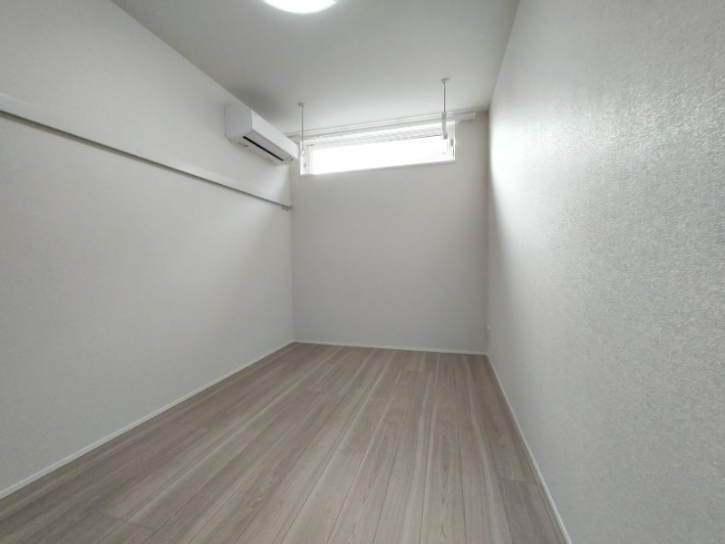 レイアウトがしやすそうな洋室です