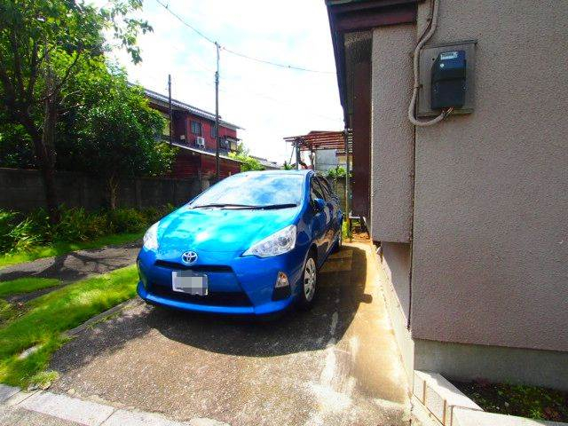 駐車場もありますのでお車をお持ちの方も安心です