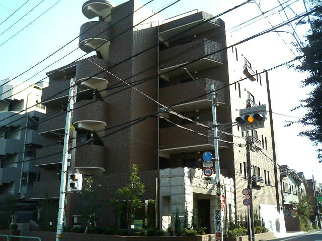 南西向きの外観タイル張りマンション