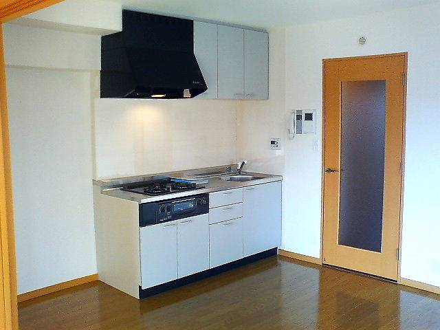 ８帖のゆとりある広さ ※別部屋参考写真