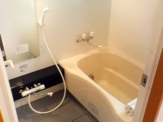 ゆったりできる広 ※別部屋参考写真さを備えたバスルーム