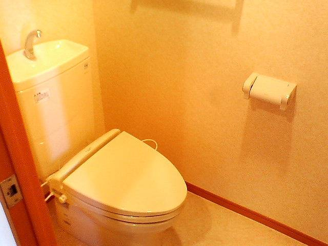 お手洗いは落ち着ける雰囲気 ※別部屋参考写真