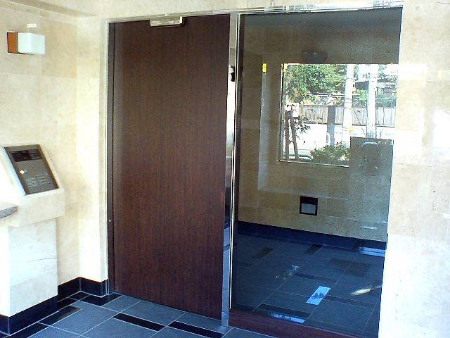 オートロック付きで防犯面もバッチリ