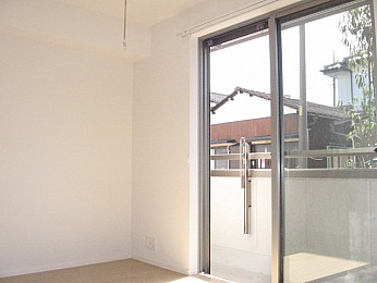 室内(別の部屋の写真です)