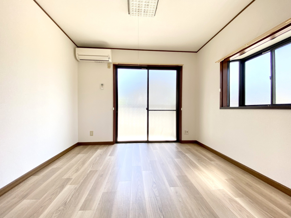 エアコン付きの洋室６帖