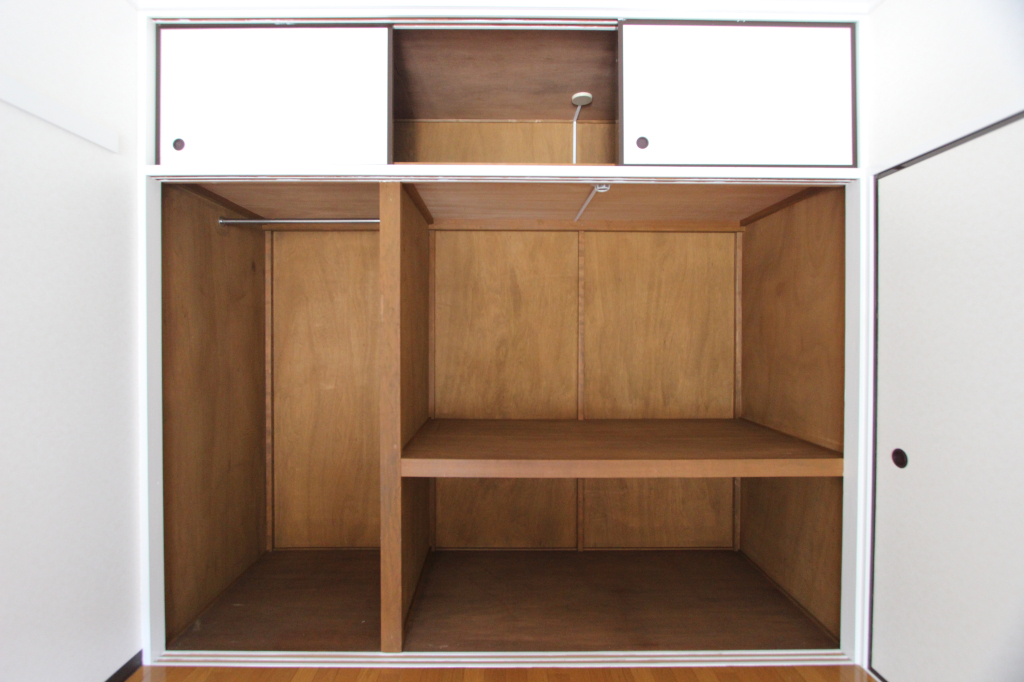 洋室6帖　大容量の収納完備♪