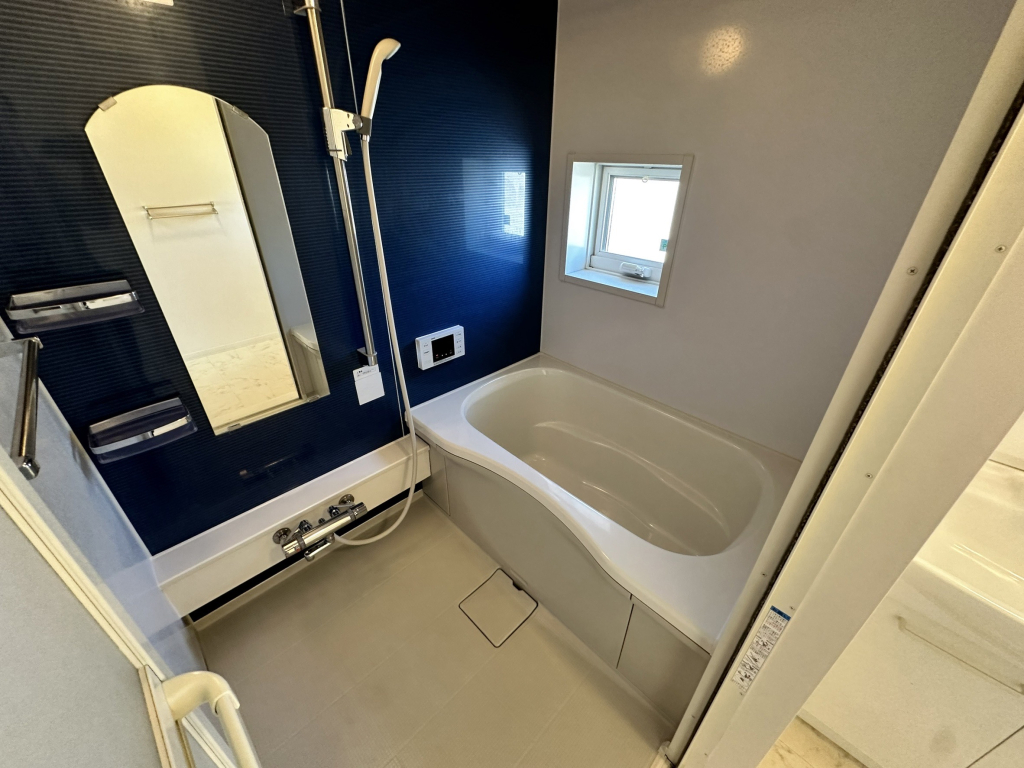 追い焚き機能・浴室暖房乾燥機完備