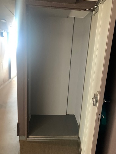 玄関横にトランクルーム