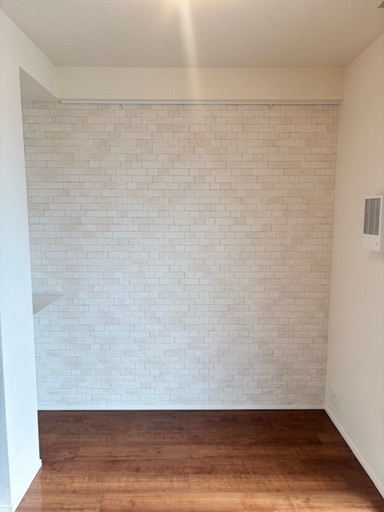 ダイニング　壁エコカラット