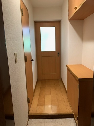玄関より