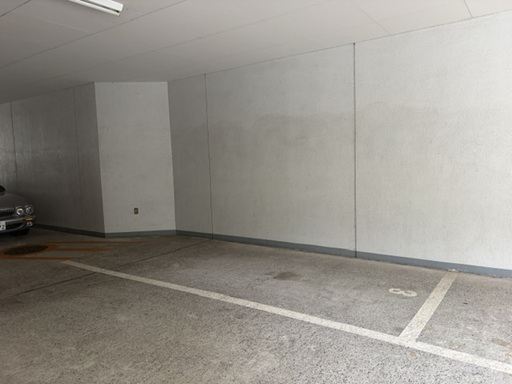 屋根付き平置き駐車場