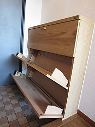 下駄箱の収納は3段でたっぷりです