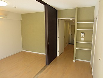 クロスの色を１ヶ所だけ変えることでおしゃれ感がアップ
