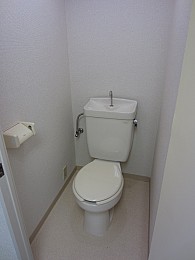 トイレにはコンセントもあります