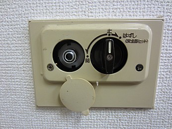 ガス栓があるので冬はガスファンヒーターのご使用もできます