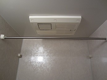 浴室乾燥機はとっても便利。天気が悪くても洗濯物が乾くから使ったらやめられなくなります。