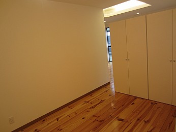 移動式なのでお部屋の仕切りとしても使えプライベート空間も自由に作れます