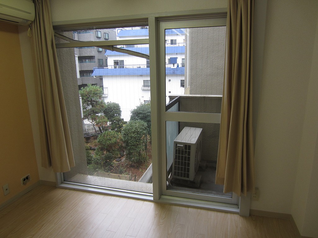 窓が大きく解放感があります