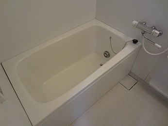 浴槽はゆったりサイズなので、自分だけのバスタイムをゆったり楽しく過ごせます