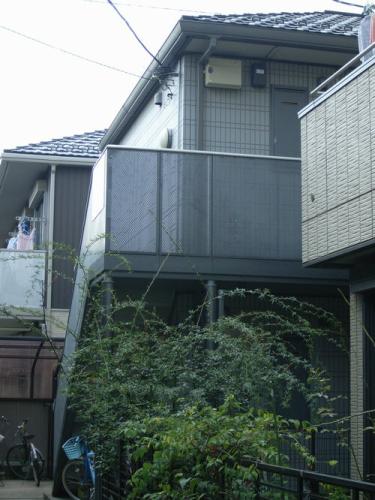 積水ハウスの賃貸住宅シャーメゾンです。最寄駅新丸子駅まで平坦で、閑静な住環境です。