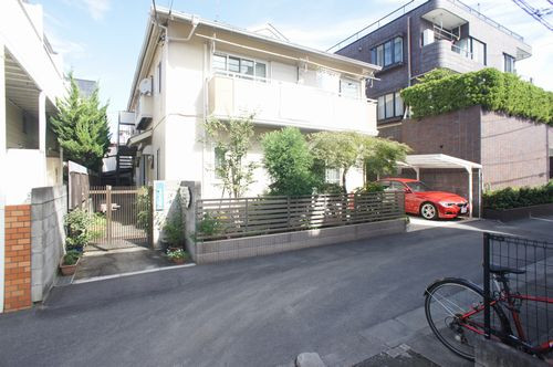 オーナー併用住居ですので、セキュリティーの面でもご安心頂けます。