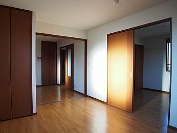 床材はクッションフロアです。