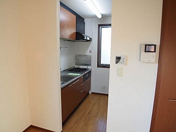 キッチンはビルトインコンロ（グリル付）です。