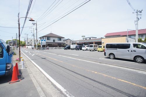 最寄りのコンビニ（徒歩１分）